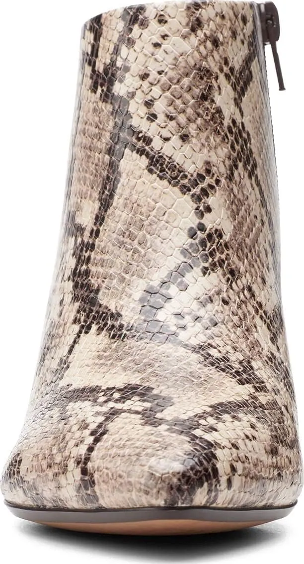 Clarks Women's Linvale Sea Ankle Boot