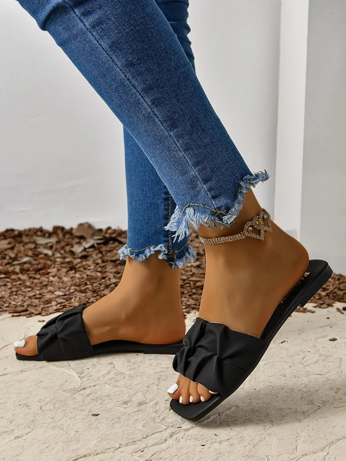 GORGLITTER Women's Pleated Square Toe Slide Flat Sandals Summer Trendy Sandals