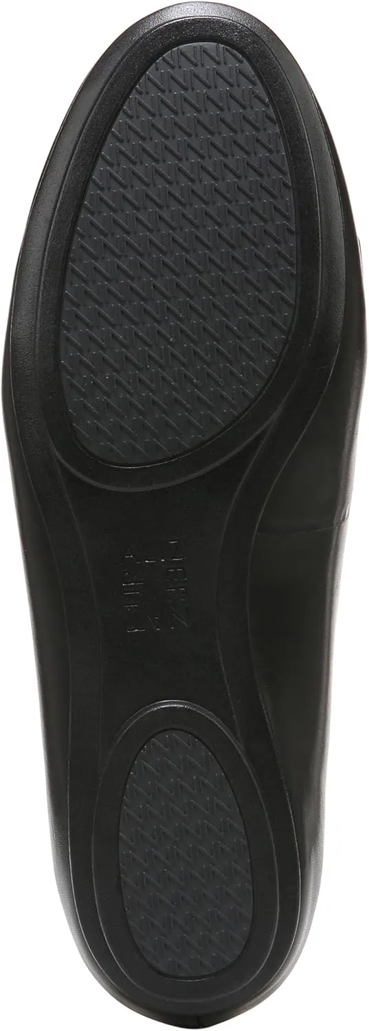 Naturalizer Women's Maxwell-Bit Chain Detail Round Toe Ballet Flat