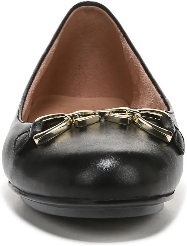 Naturalizer Women's Maxwell-Bit Chain Detail Round Toe Ballet Flat