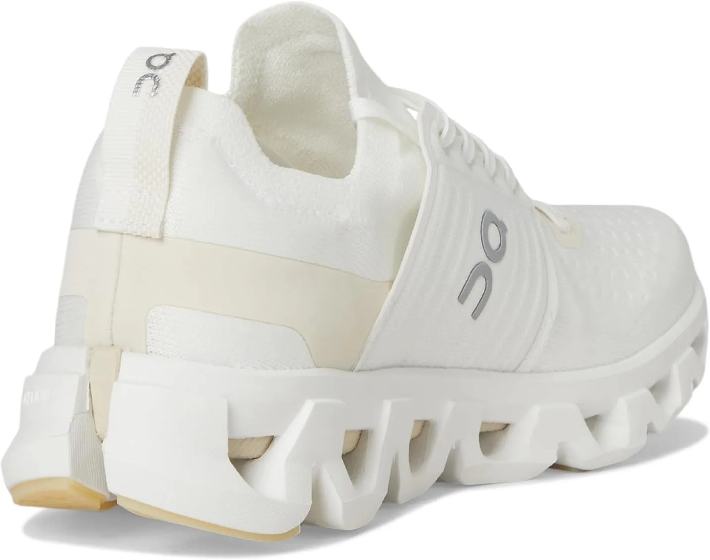 On Women's Cloudswift 4