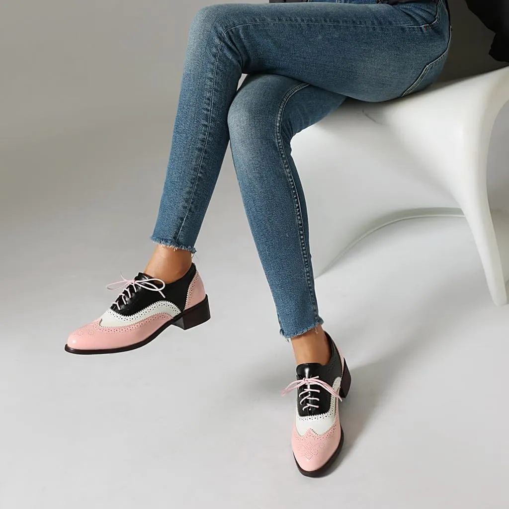 Women's Flat Saddle Oxford Shoes Two Toned Round Toe Wingtip Lace Up Perforated Low Heel School Oxfords Brogues