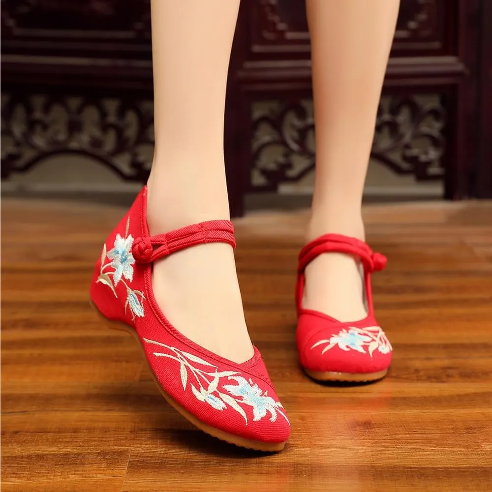 Women's Floral Embroidered Buckle Flat Shoes Handmade Flower Embroidery Round Toe Dress Mary Jane Shoes Cheongsam Shoes