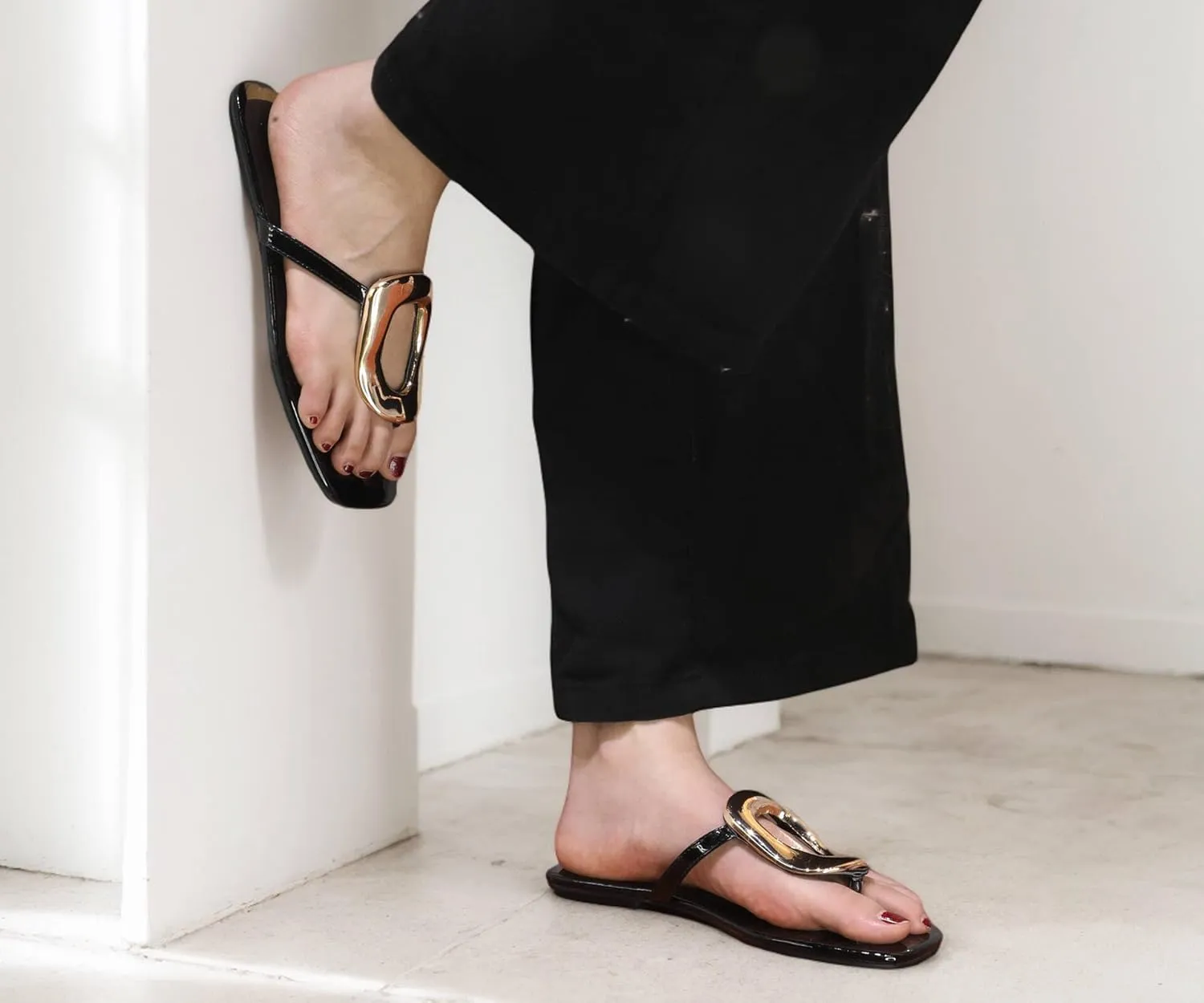 Womens Summer Square Toe Flip Flops Flat Sandals Slip On Shoes Slide Sandals with Gold Metal Decoration Dressy 2025